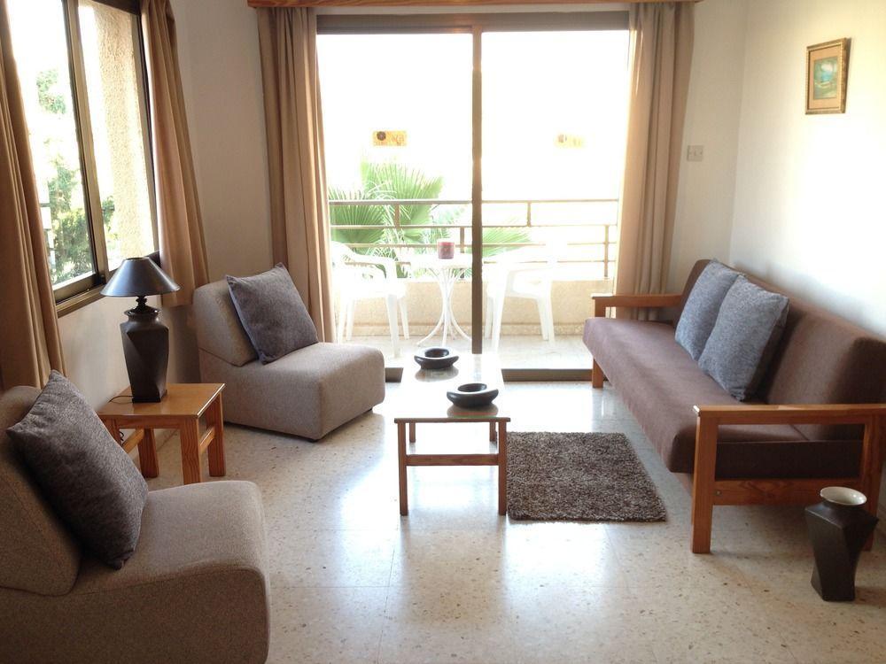 Panklitos Tourist Apartments Paphos Exterior photo
