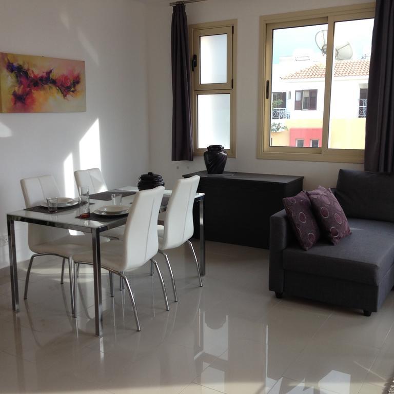 Panklitos Tourist Apartments Paphos Exterior photo